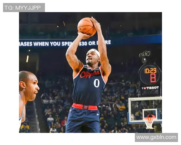 快船与勇士激战四月二十五季后赛精彩对决回顾与分析